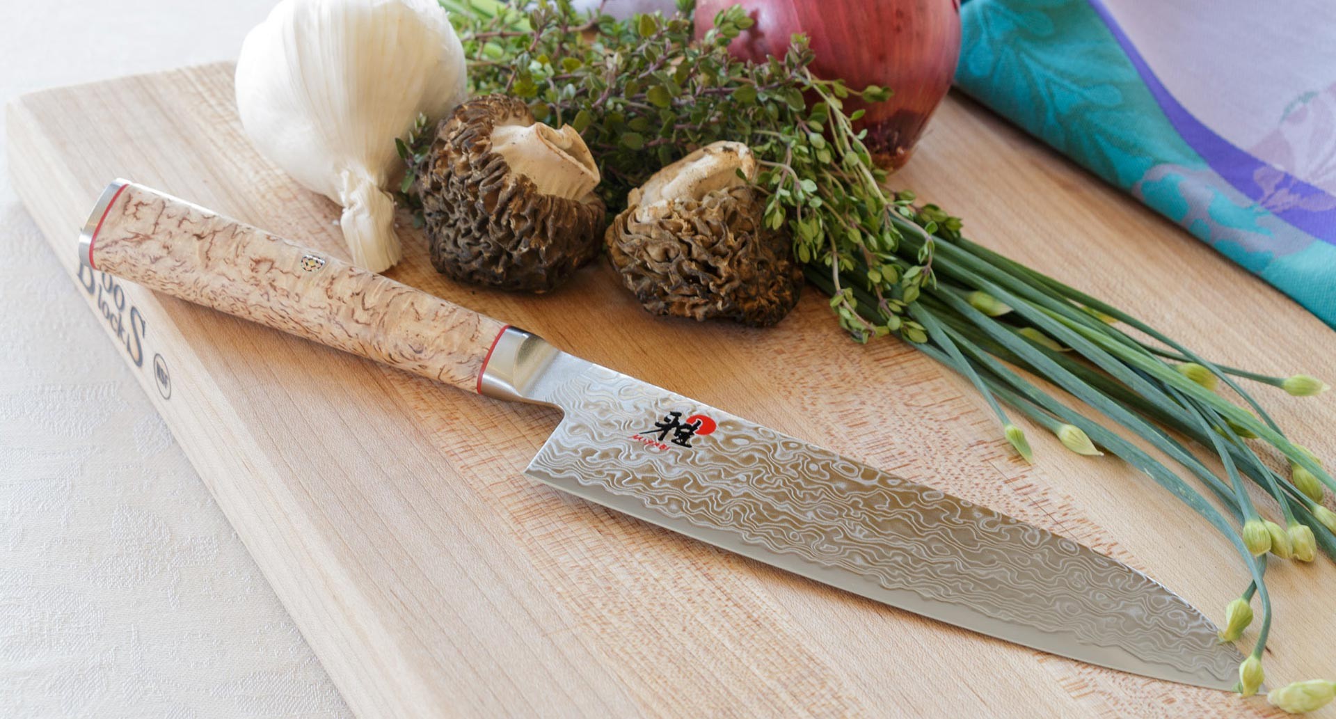 Knives 4 Chefs offers a variety of high-quality knives, kitchen tools, and accessories for professional restaurant chefs, passionate home cooks, and culinary students